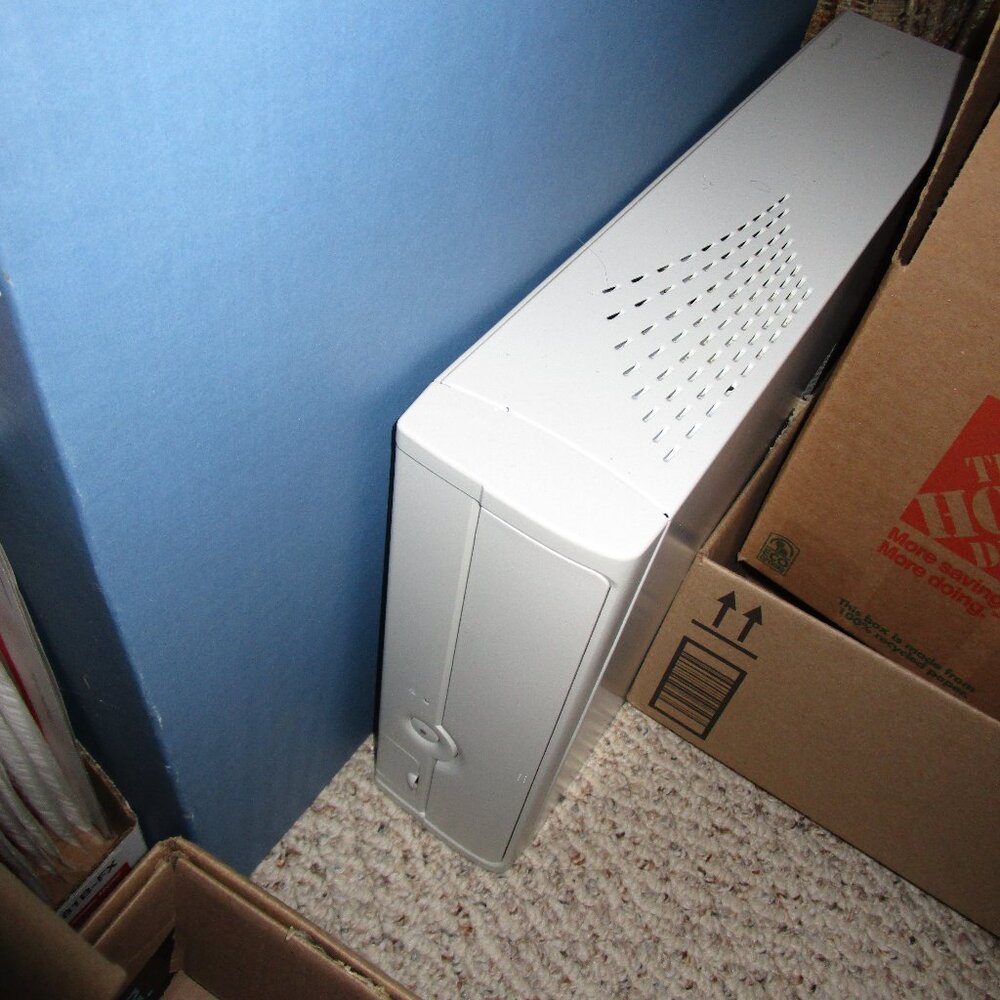 Small form factor computer